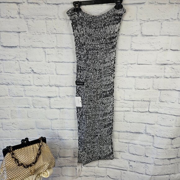 NWT Calvin Klein OS One Size Black/White Knit Infinity Loop Scarf MSRP $58 Women - Picture 4 of 13